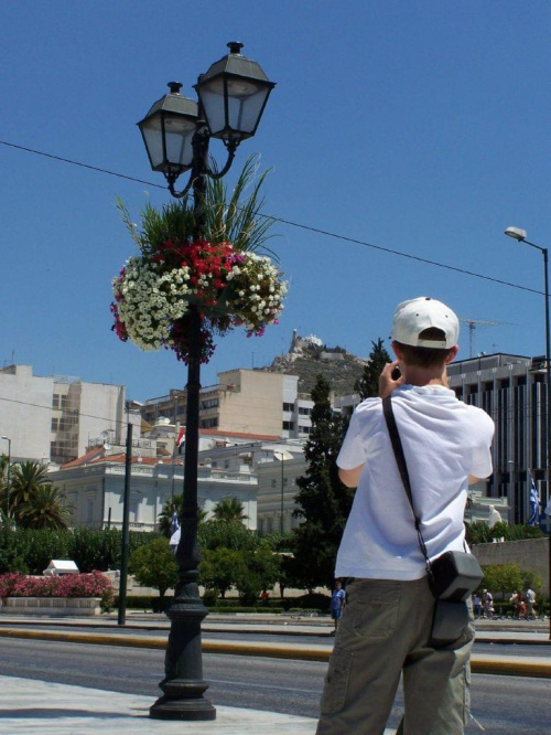 widok na Likavitos #grecja #ateny #latarnia #kwiaty