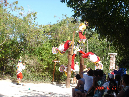 XCaret -pokaz jednego z obrzadkow Majow