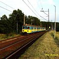 EN57-767 z wieczornym pociągiem z Poznania opuszcza Piłę-Leszków. 07.08.2007 #PKP #kolej #lato