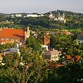 Panorama Wilna z Góry Zamkowej. Czerwone dachówki kościoła św. Franciszka #Wilno