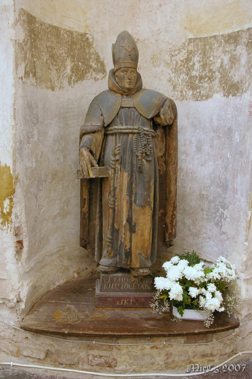 Figura bernardynskiego biskupa. #Wilno #KościółBernardynów
