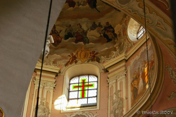 Freski Jana Tobiasza Dydresztena zdobią kopułę i ściany świątyni. #KościółDominikanów #WIlno
