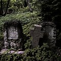 Opuszczony, niemiecki cmentarz w Łagowie.