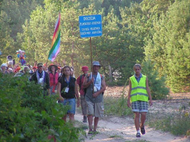 Pielgrzymka piesza Grupa Teczowa A. D. 2007. 29 lipca - 12 sierpnia z Kostrzyna nad Odrą na Jasną Górę. Tegoroczna liczyła 96 uczestników i znów przeszła ponad 440 kilometrów... #PielgrzymkaWakcje