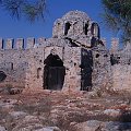 Świątynia w ruinach Zamku Kleopatry w Alanyi. Część zabudowy datuje się tam na 200 lat przed narodzeniem Chrystusa #Turcja #architektura #wakacje