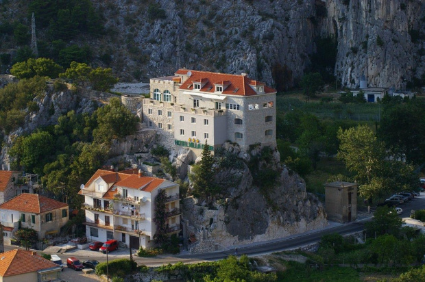 omis