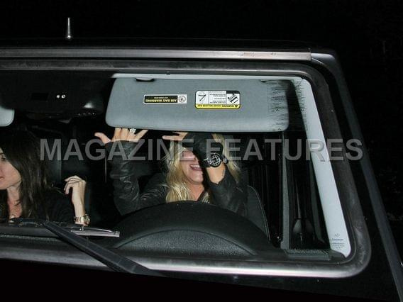 Ash leaving Chateau Marmont-paparazzi sierpień 2007