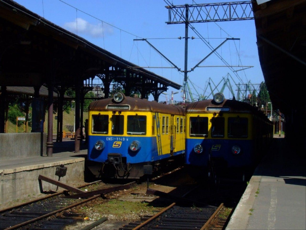 Gdańsk Główny:
SKM, Cargo, IC łebsko (EP07-479)