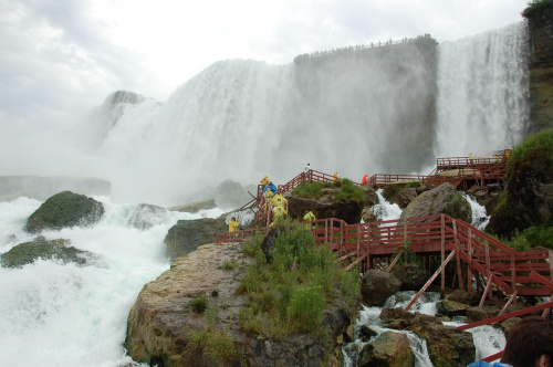 leci dużo wody z 80 metrów, Niagara Falls - New York #usa #wycieczka