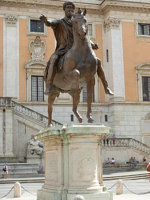 Kapitol-Marek Aureliusz na koniu