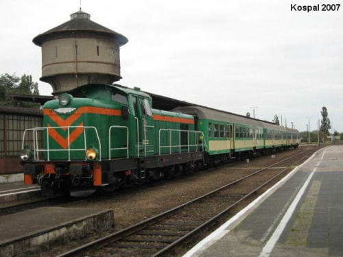 09.10.2007 SM42-716 odstawia wagony od pociągu osobowego z Gorzowa Wlkp.